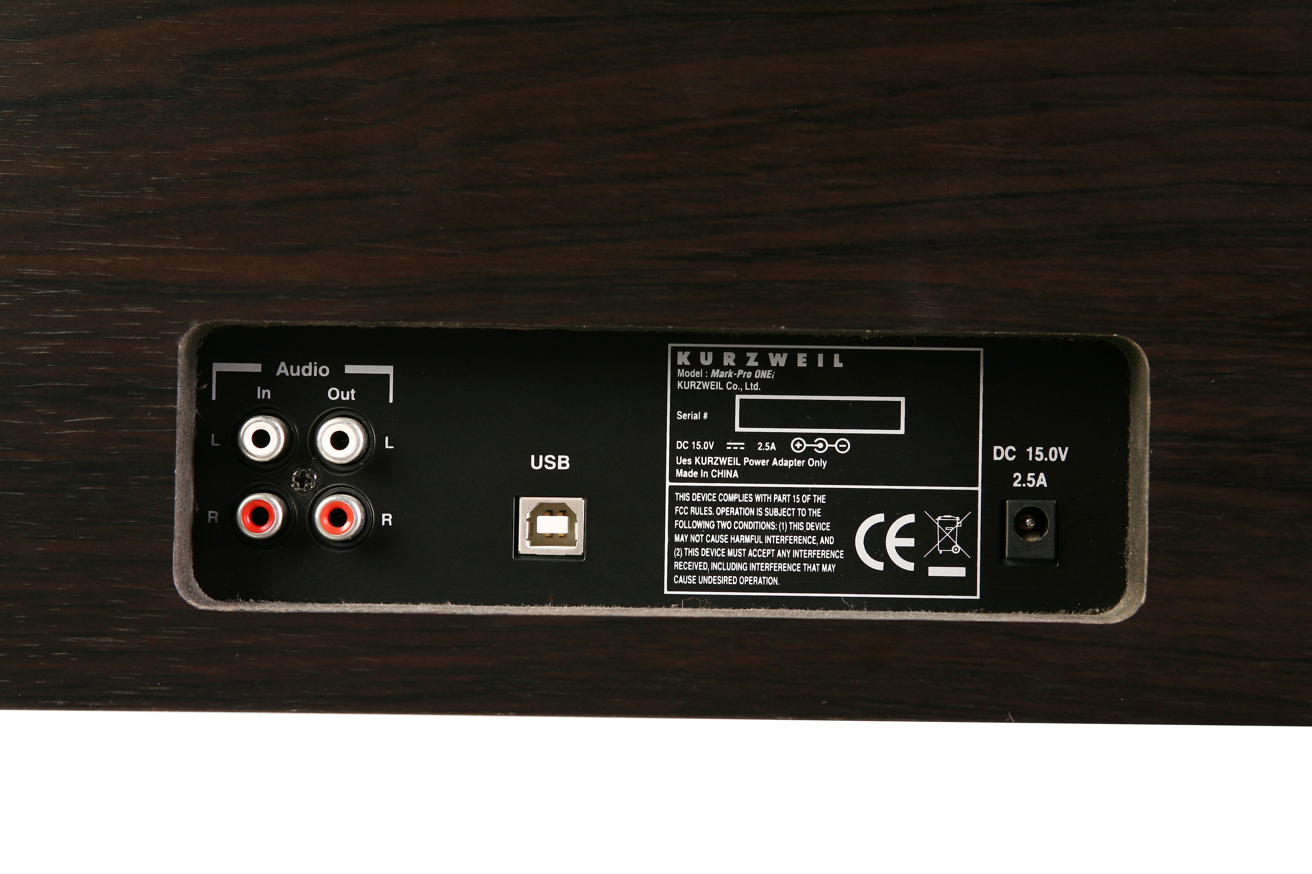 mark-pro_oneif_rear_pannel_sr